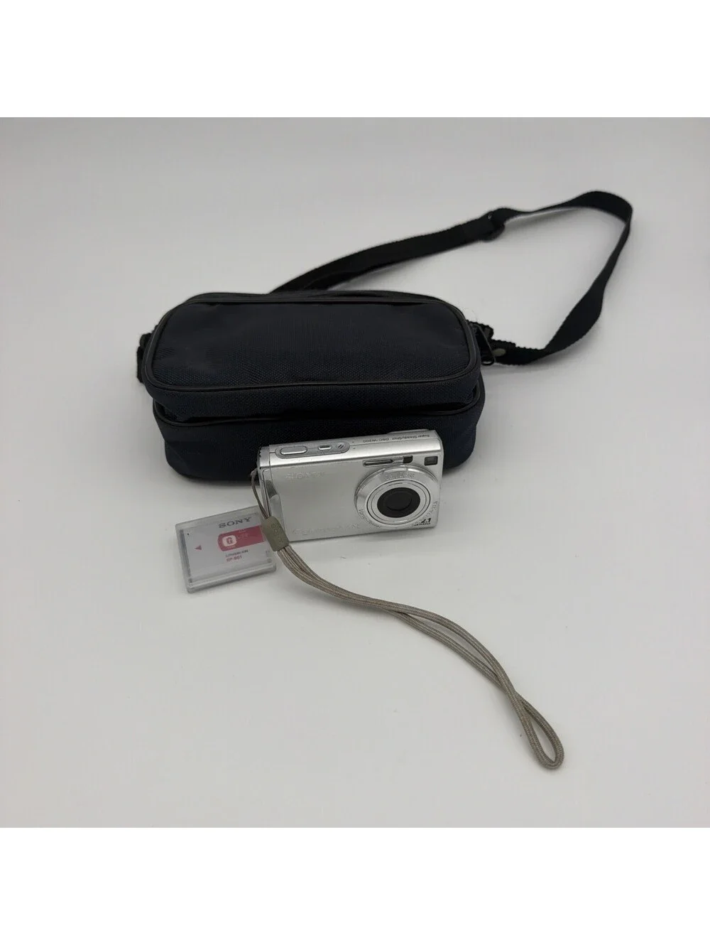 Sony Cyber-shot DSC-W200 12.1MP Digital Camera -MINT- SD Card, Two Batteries/Bag
